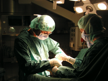 Dr. von Ruediger im OP